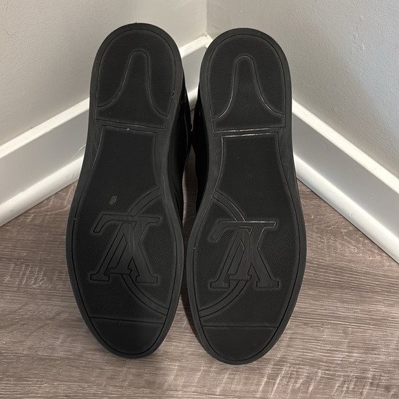 Men’s Louis Vuitton hightops Black Leather sz 11 sneaker - Picture 6 of 10